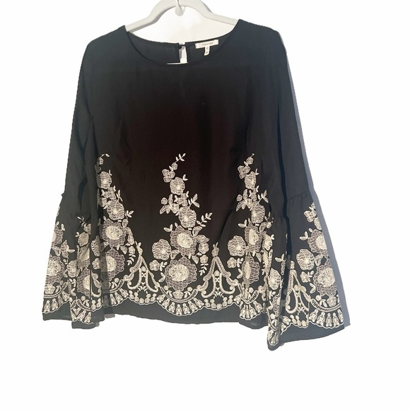 100% Polyester unique black tan appliqué blouse Size Medium - Picture 1 of 8